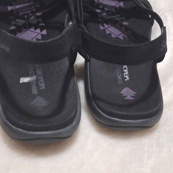 Skechers Black Casual Sandals with X-Pattern Straps - Picture 4 of 6